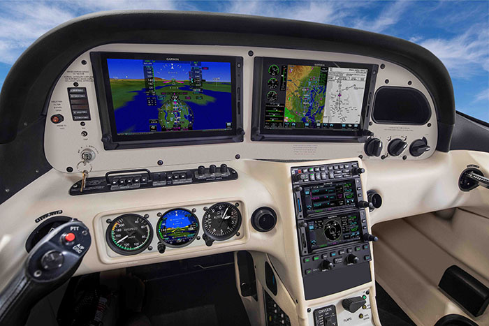 Cirrus instrument panel featuring G500 TXi.